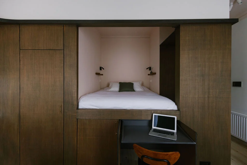 Rezidentz Royale — nook chambre bois